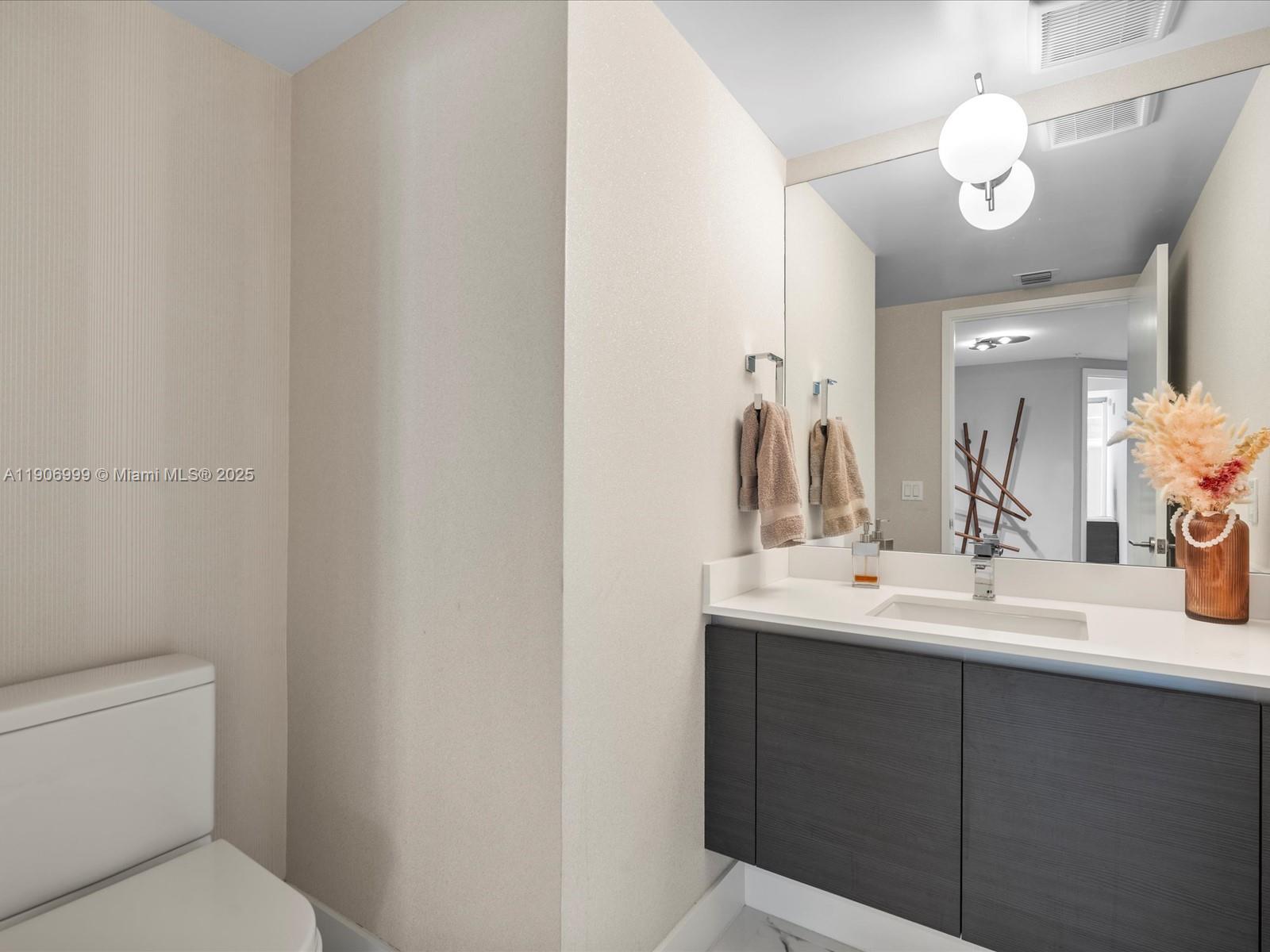 PARQUE TOWERS CONDO - Residential Lease