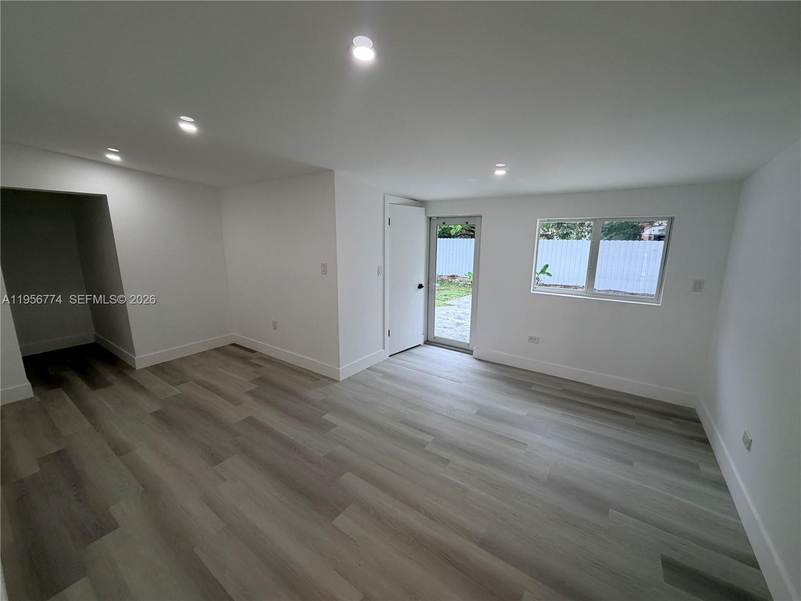 KINGSWOOD MANOR - Residential