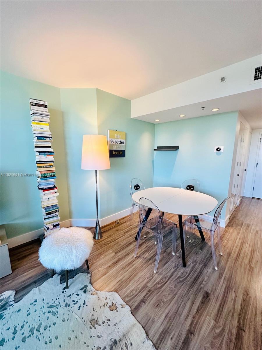 THE FLORIDIAN CONDO - Residential Lease