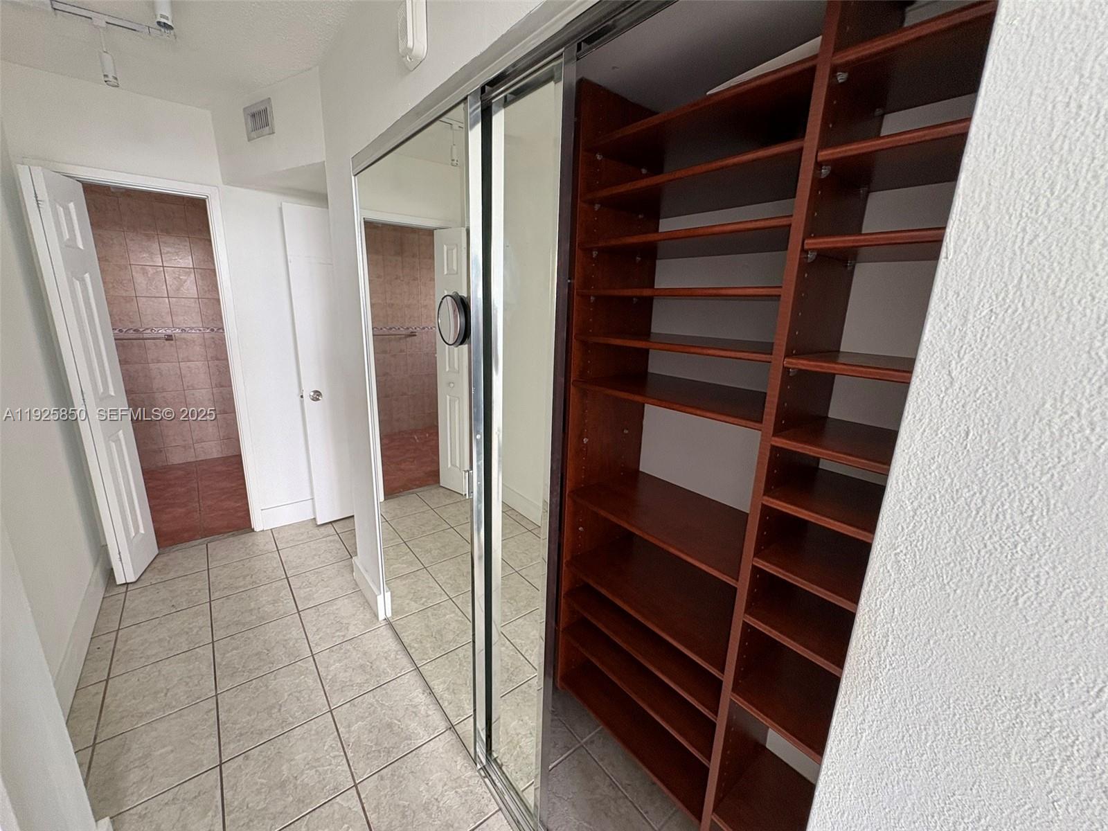 JADE WINDS GROUP-DAISY GA - Residential