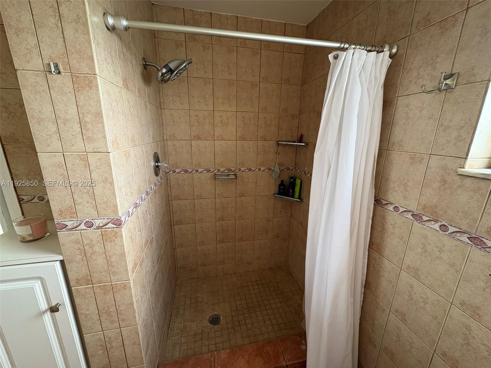 JADE WINDS GROUP-DAISY GA - Residential