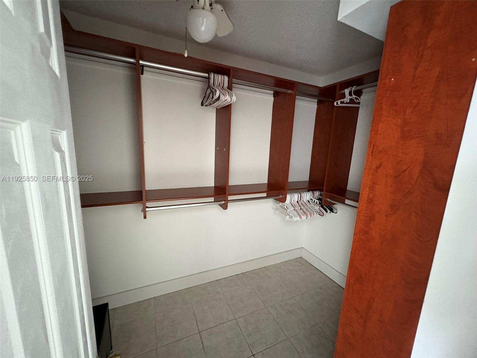 JADE WINDS GROUP-DAISY GA - Residential