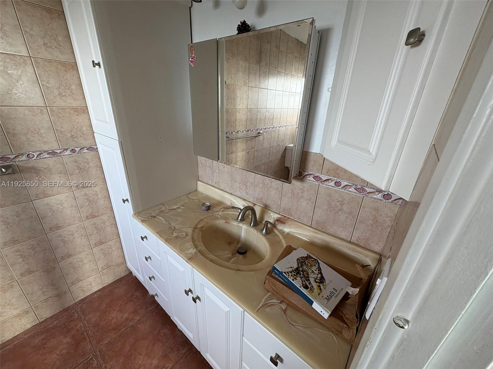 JADE WINDS GROUP-DAISY GA - Residential