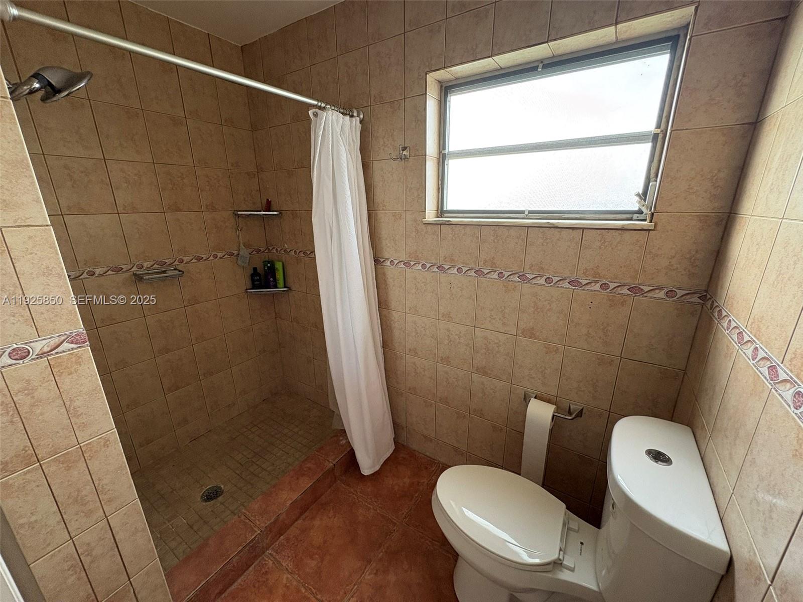 JADE WINDS GROUP-DAISY GA - Residential