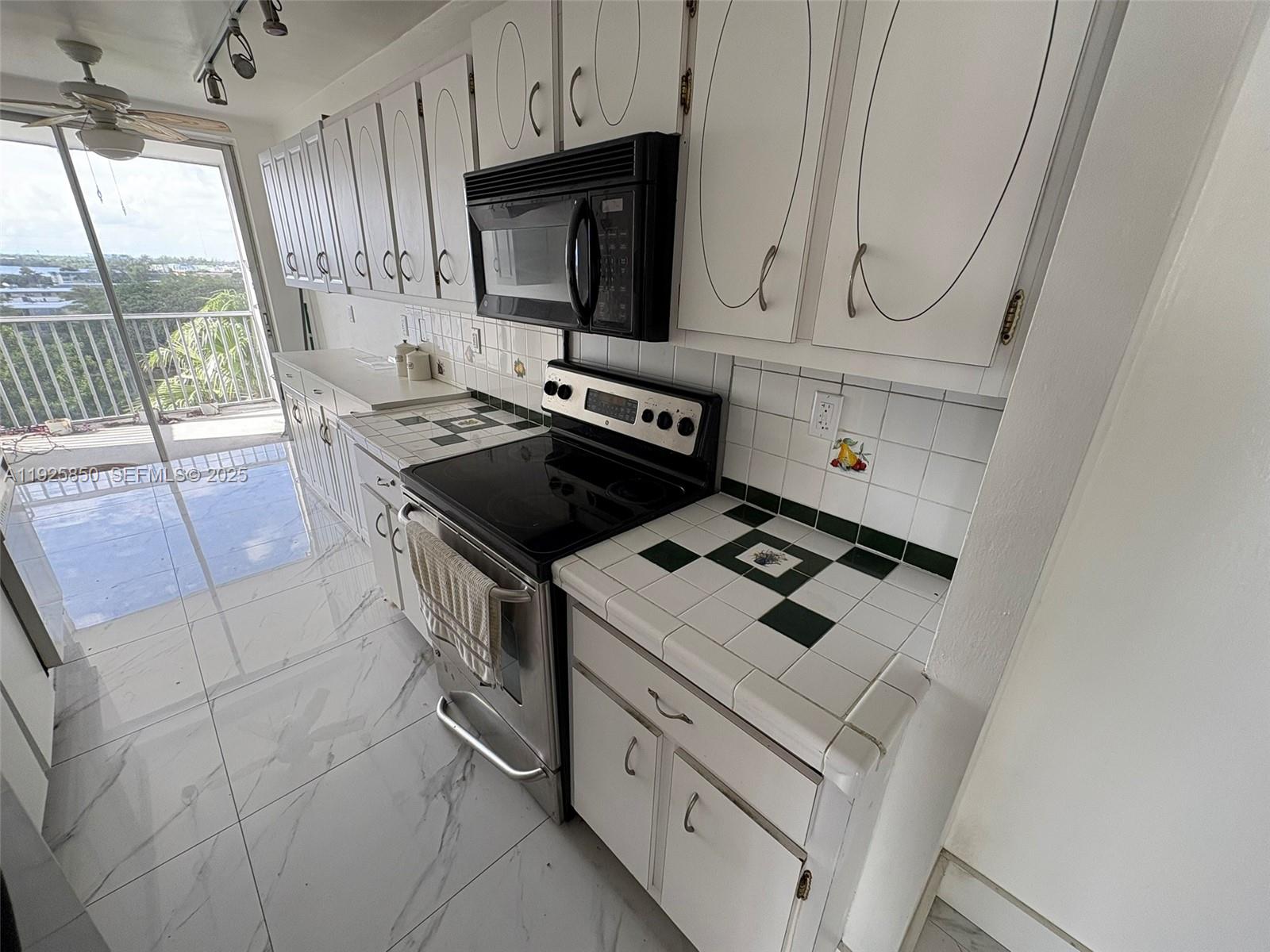 JADE WINDS GROUP-DAISY GA - Residential