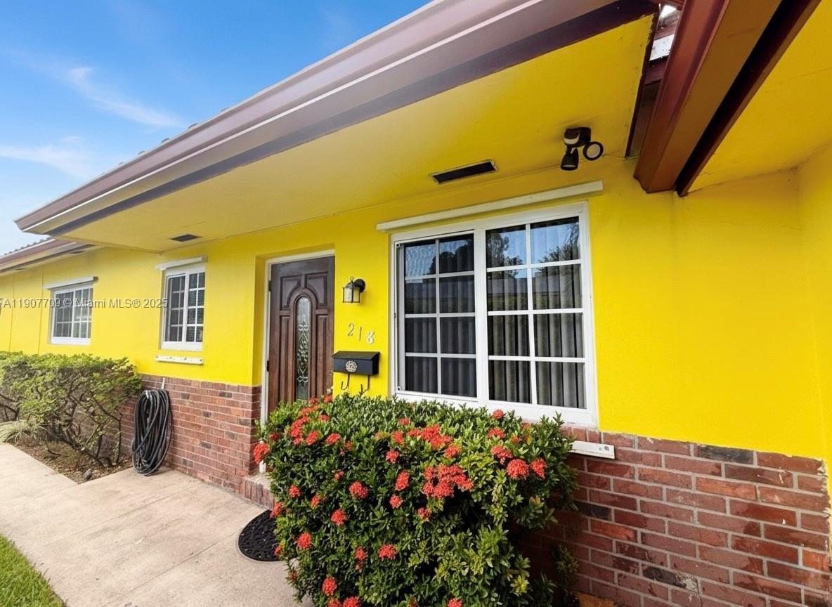 HALLANDALE PARK NO 5 - Residential Lease