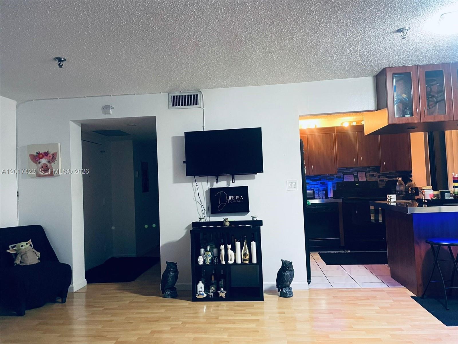 CEDAR GLENN CONDO - Residential