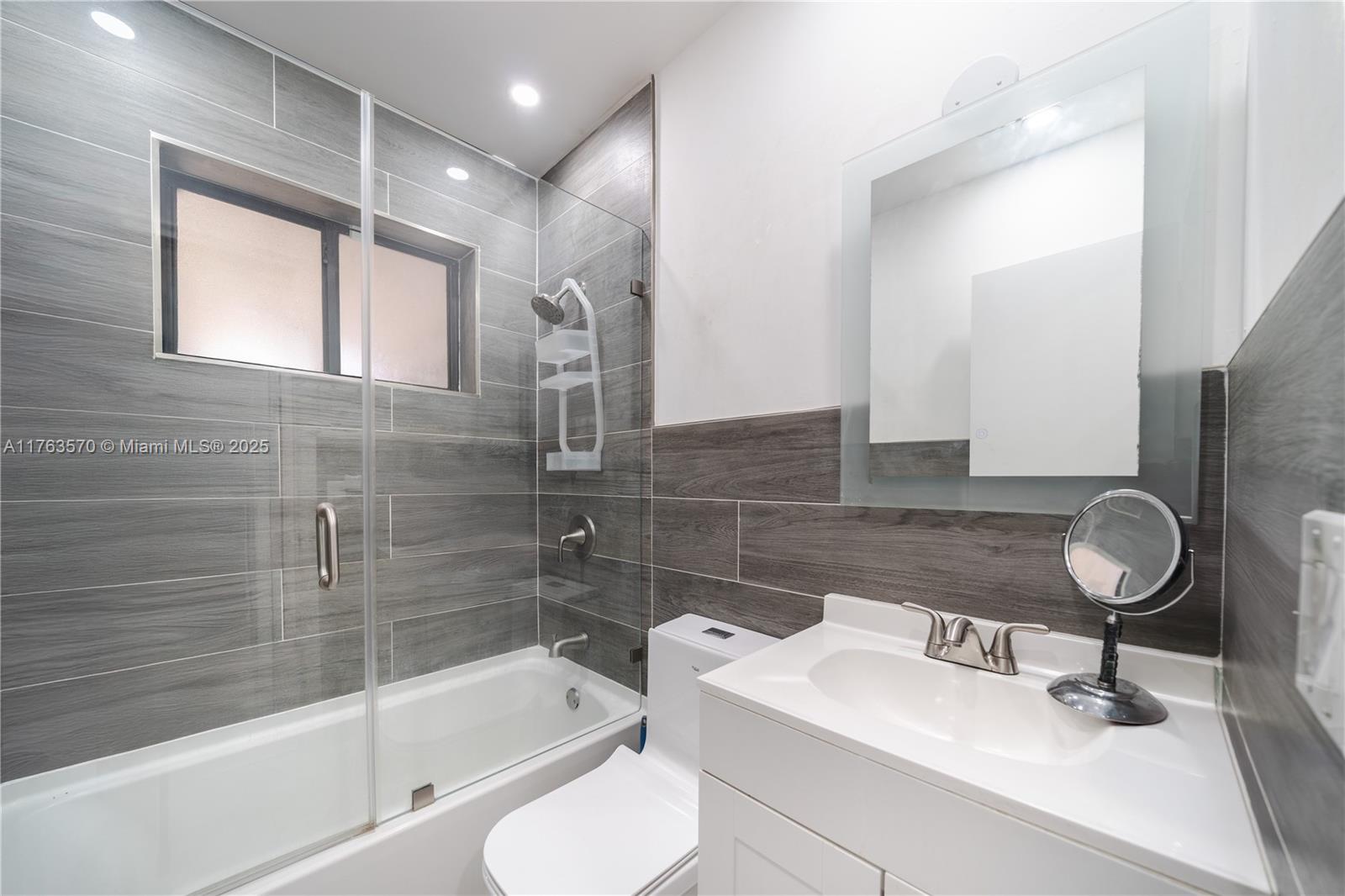 DRIFTWOOD ESTATES NO 3 - Residential