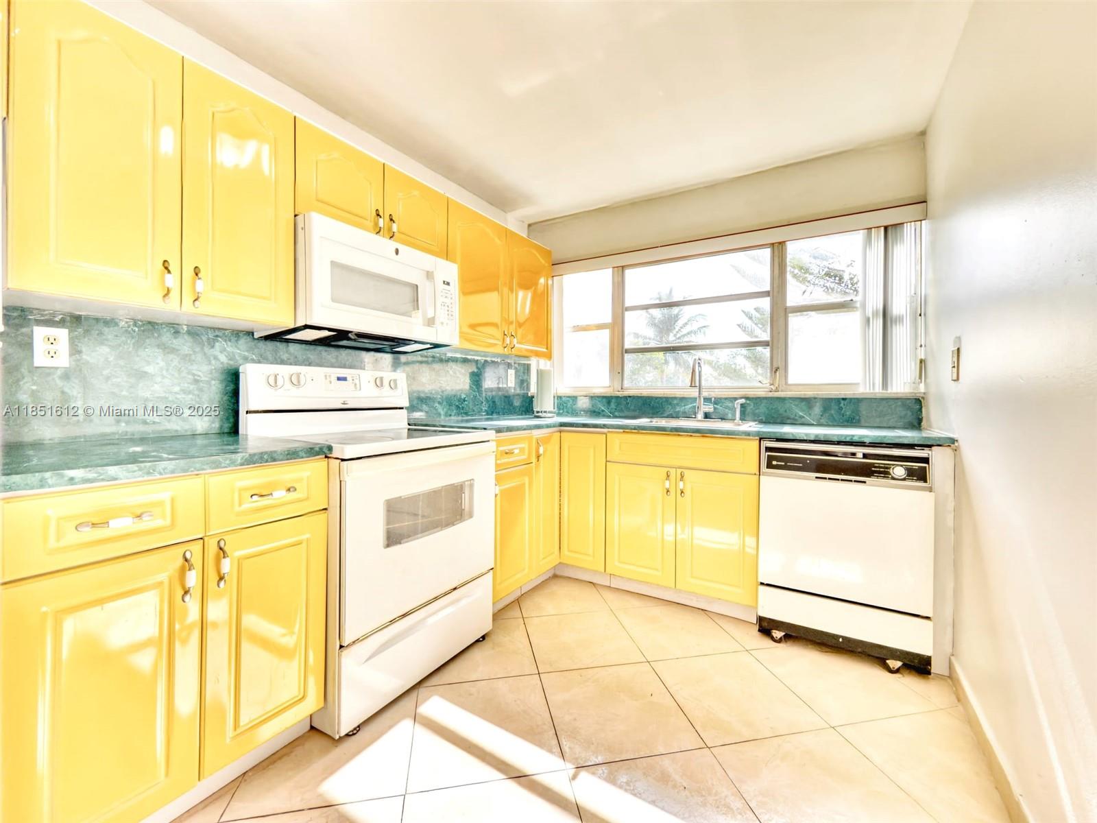 LAKE PARK CONDO NO 1 - BL - Residential