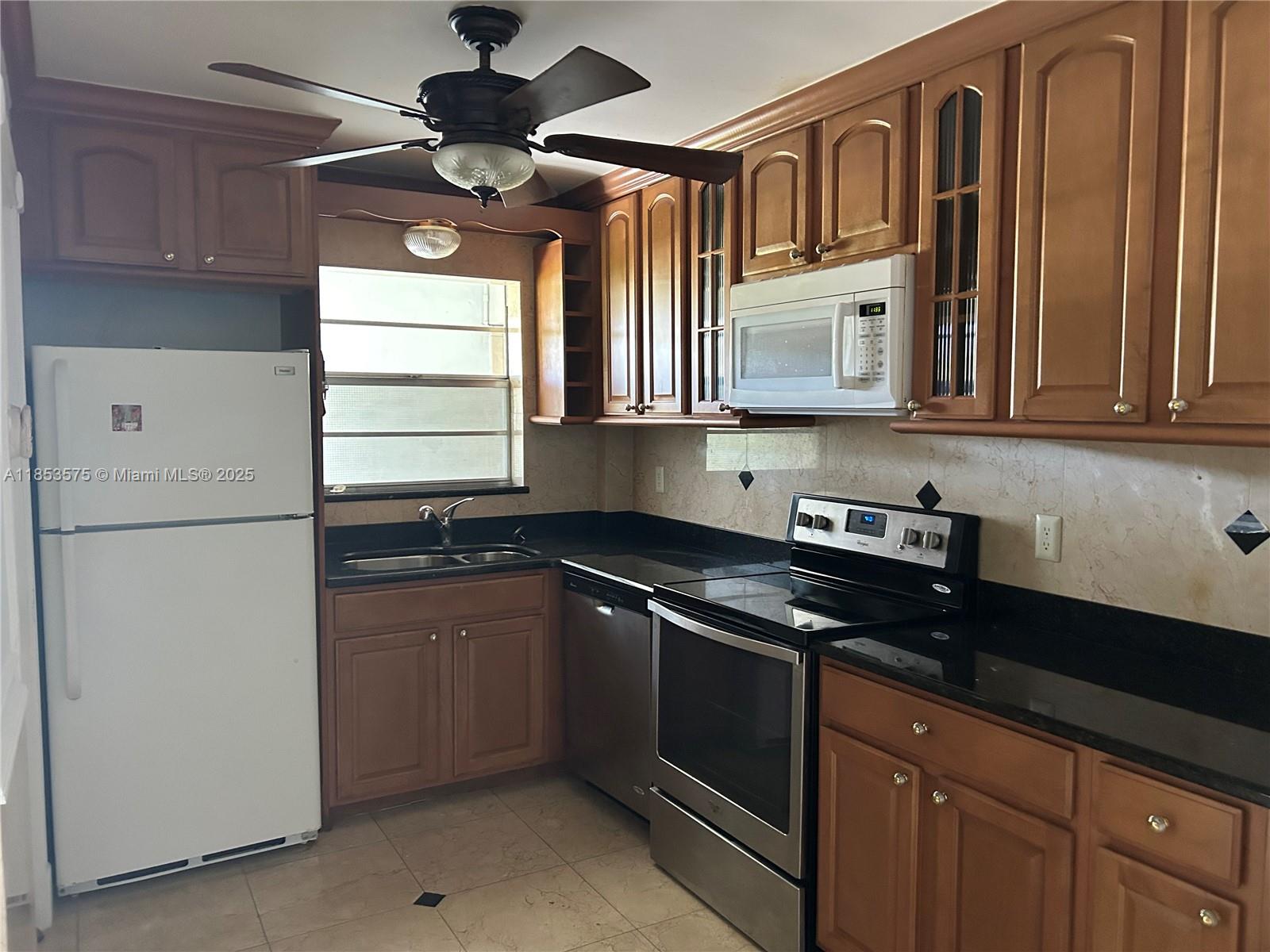 PARADISE VILLAS CONDO - Residential