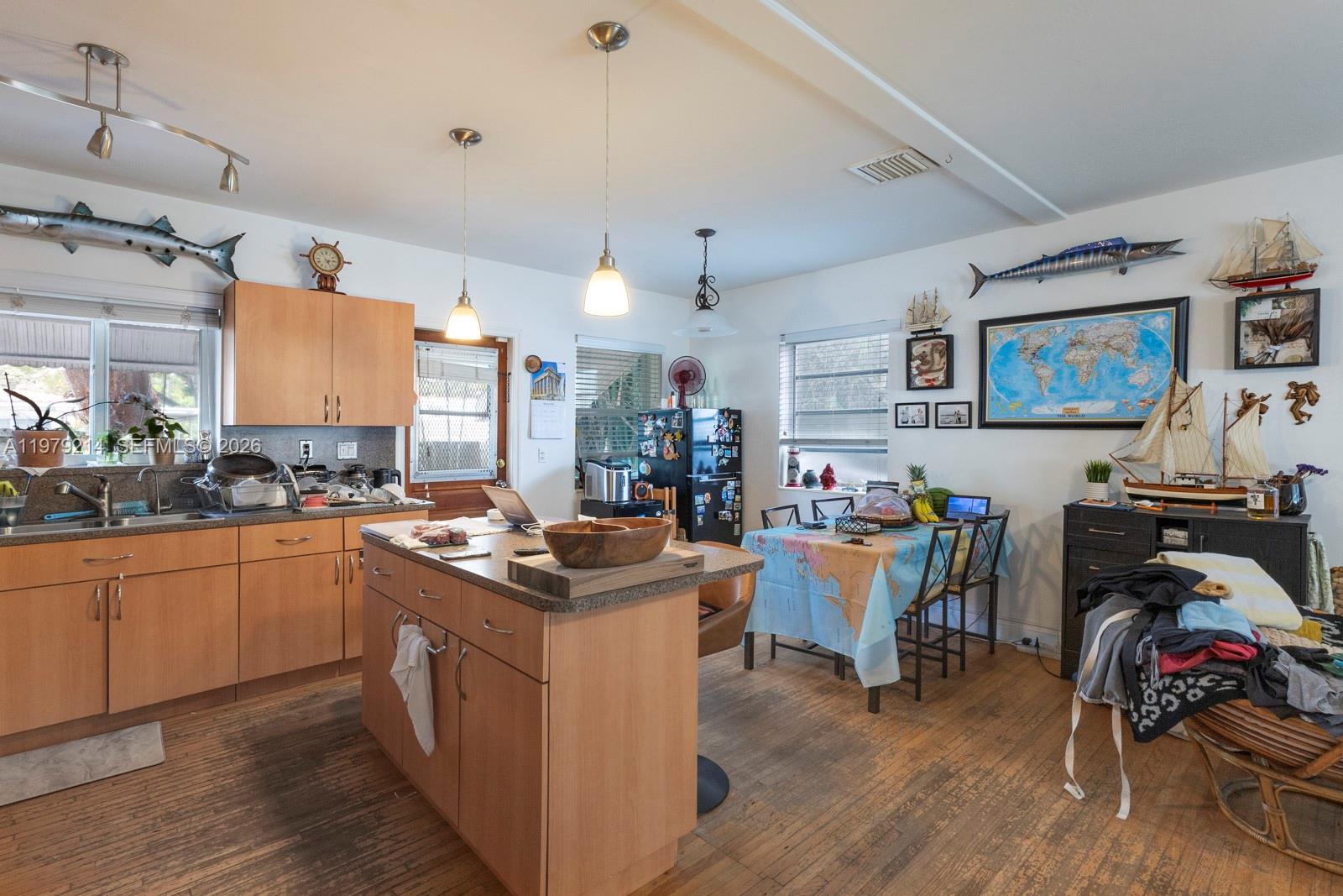 SOUTH BAY ESTATES - Residential