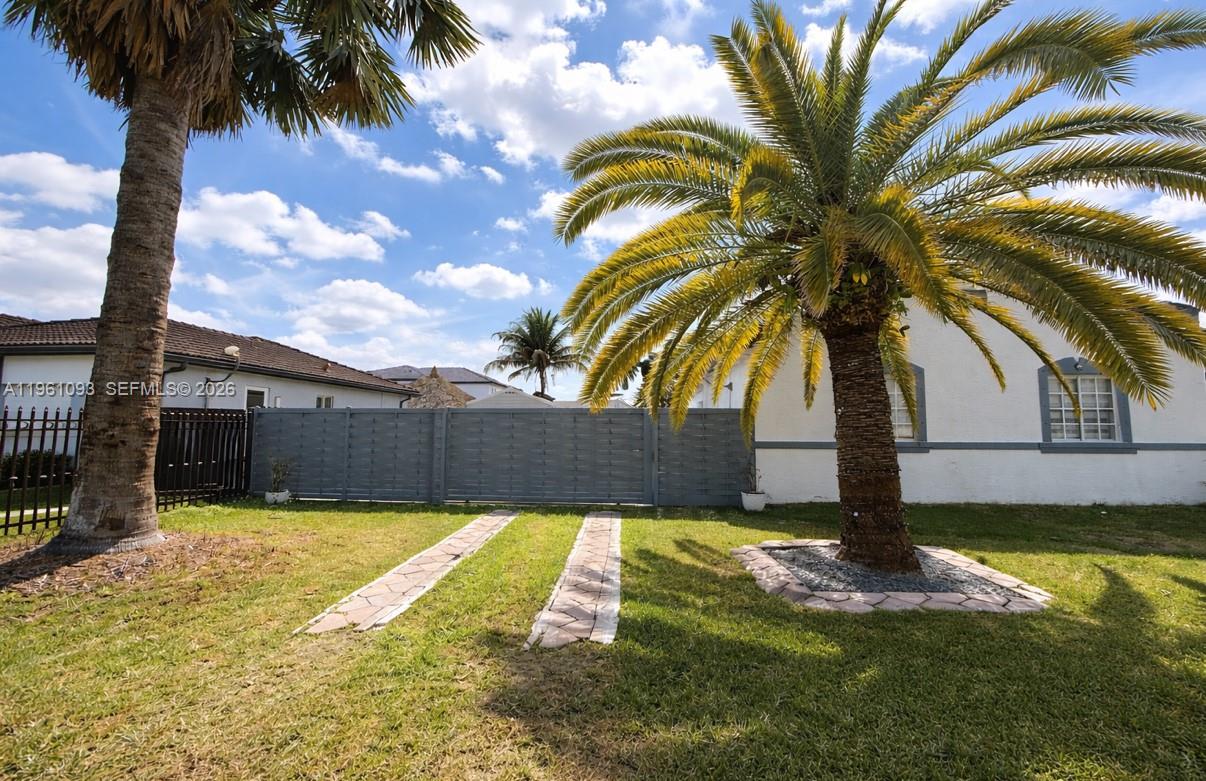BISCAYNE DRIVE ESTATES - Residential