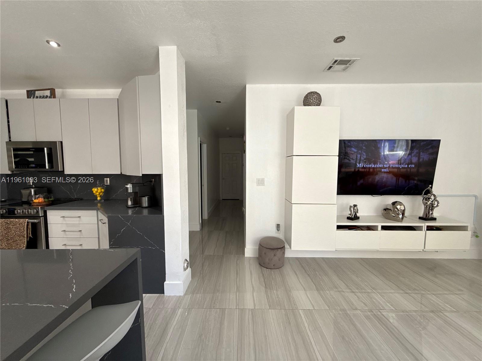 BISCAYNE DRIVE ESTATES - Residential