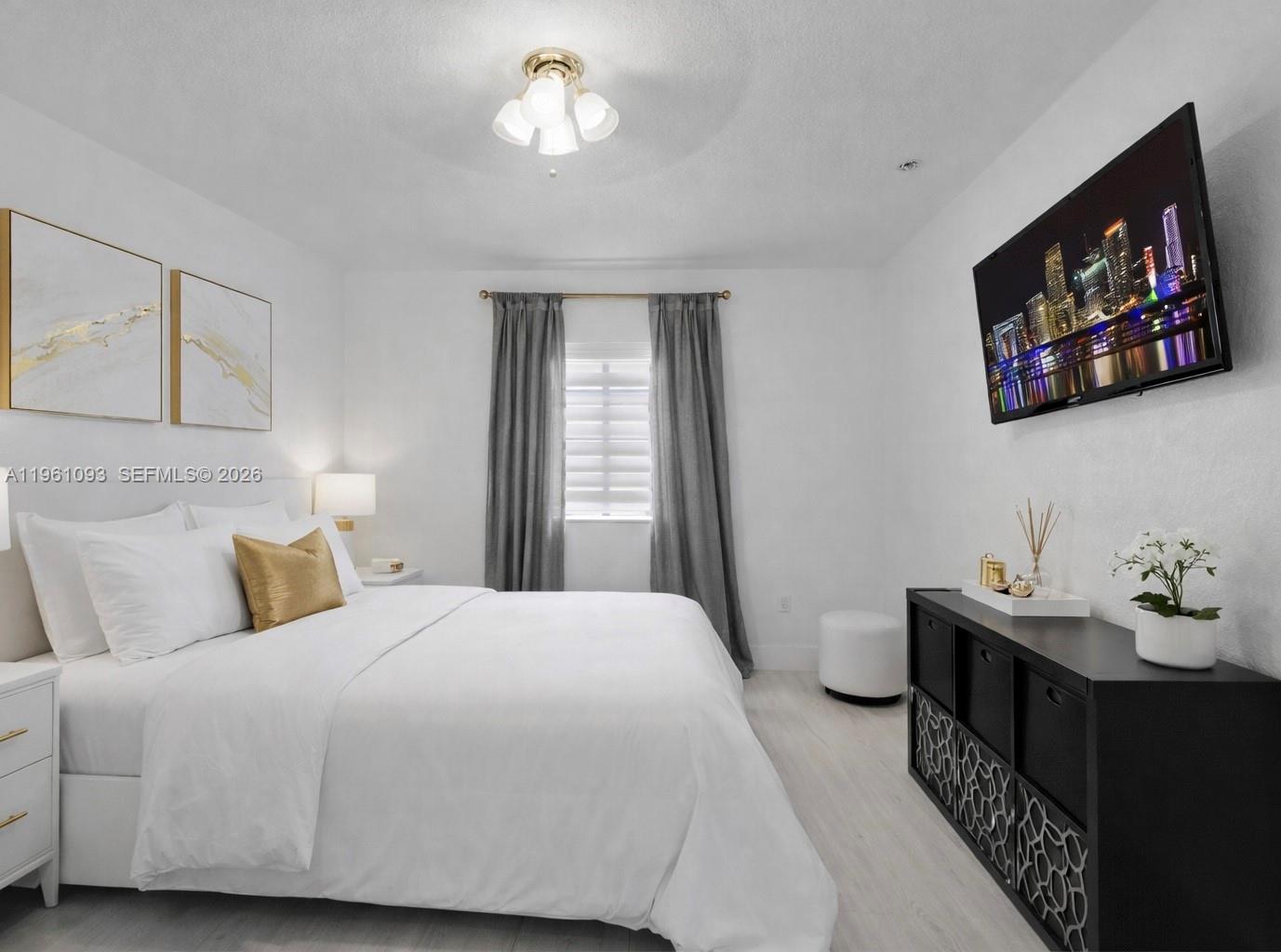 BISCAYNE DRIVE ESTATES - Residential