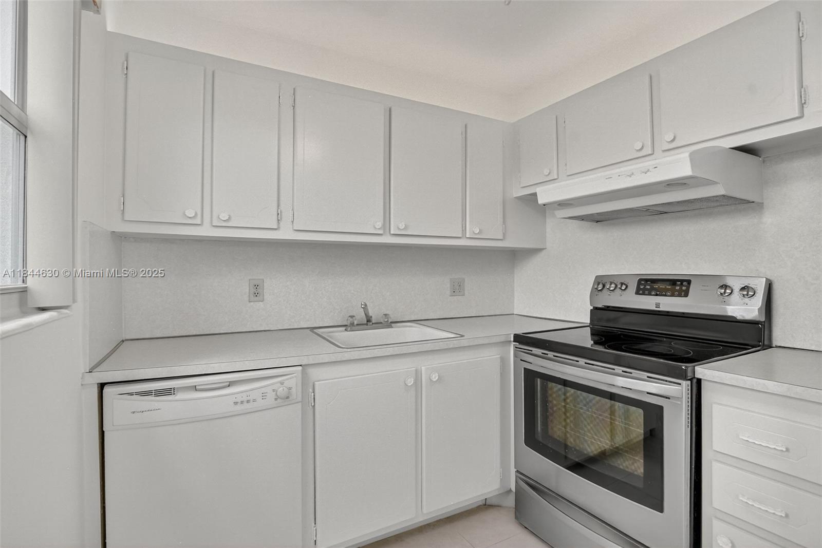 TILFORD S CONDO - Residential