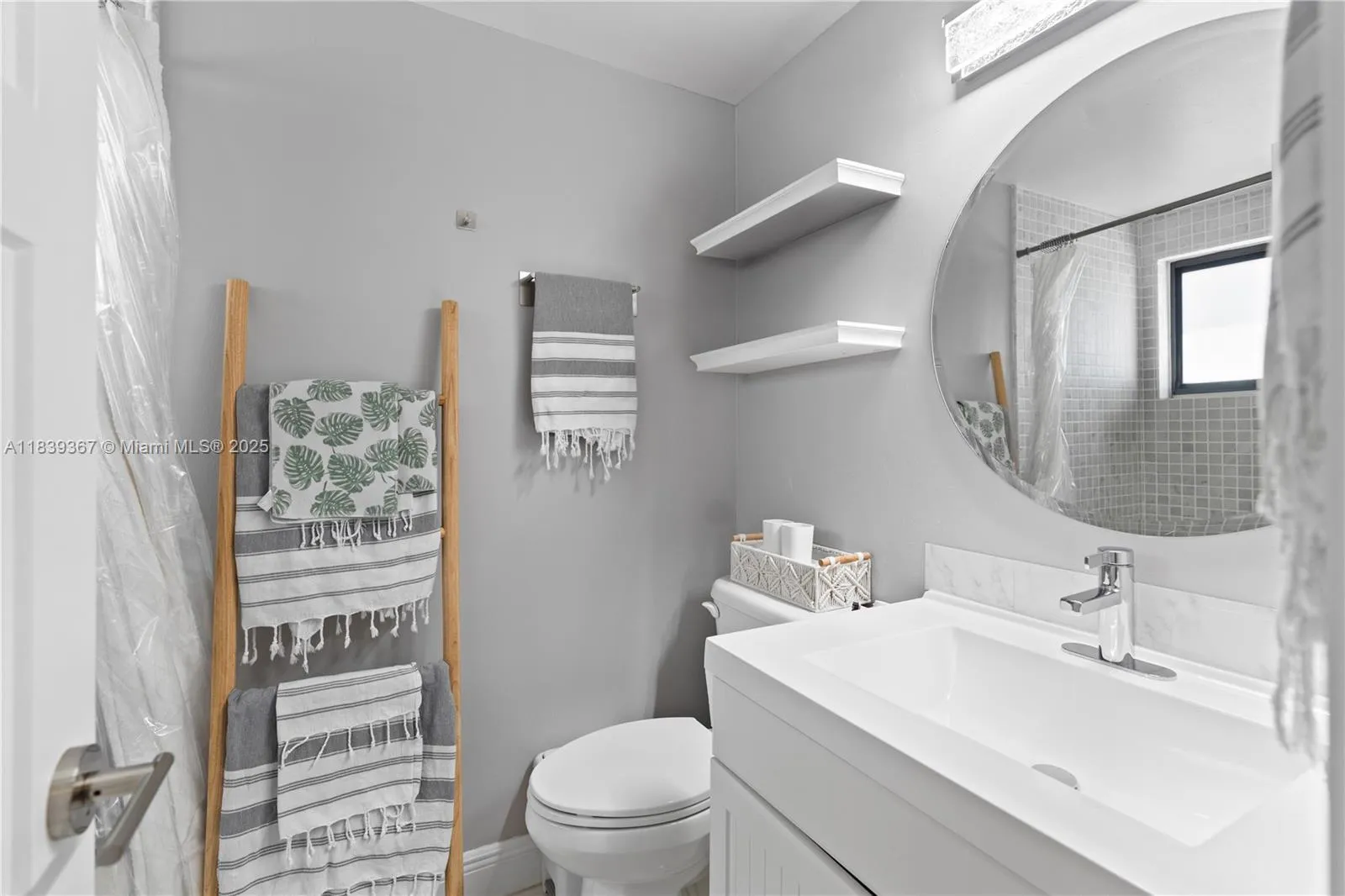 Aventura, Florida 33180, United States, 3 Bedrooms Bedrooms, ,3 BathroomsBathrooms,Residential,Active,171436