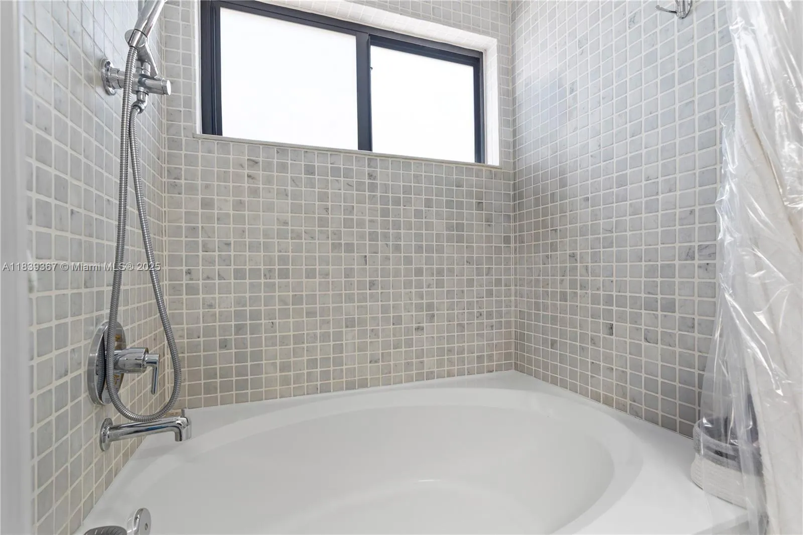 Aventura, Florida 33180, United States, 3 Bedrooms Bedrooms, ,3 BathroomsBathrooms,Residential,Active,171436