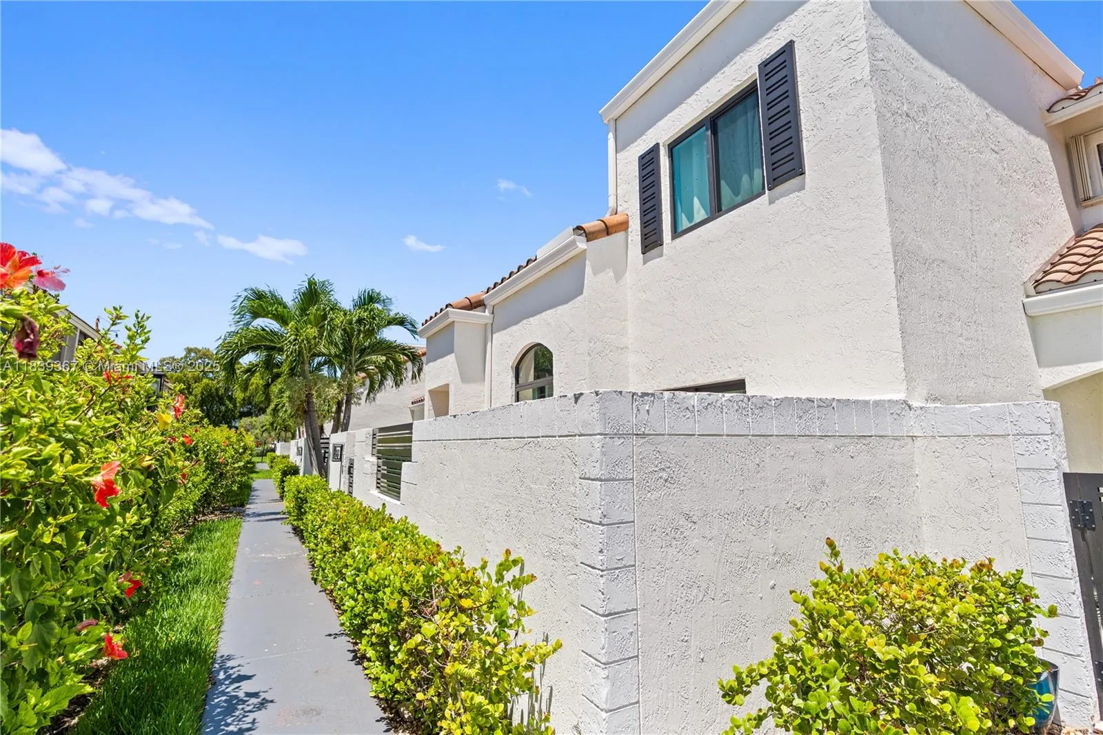 Aventura, Florida 33180, United States, 3 Bedrooms Bedrooms, ,3 BathroomsBathrooms,Residential,Active,171436