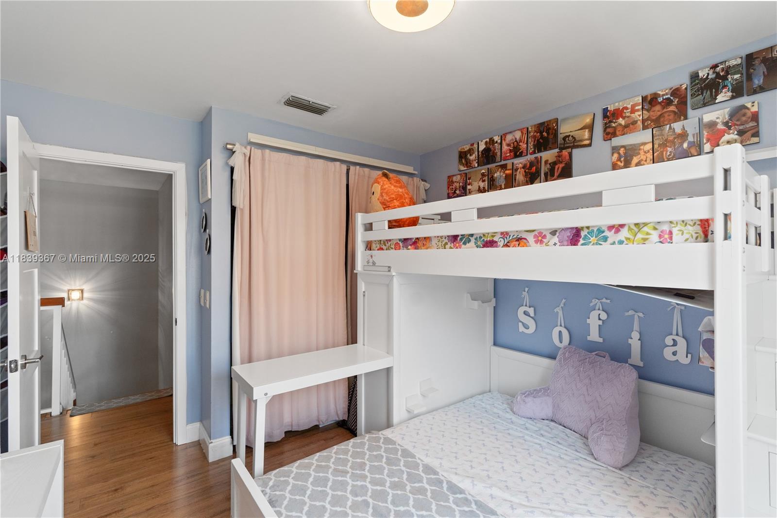 COSTAIN VILLAS HARBOR VIL - Residential