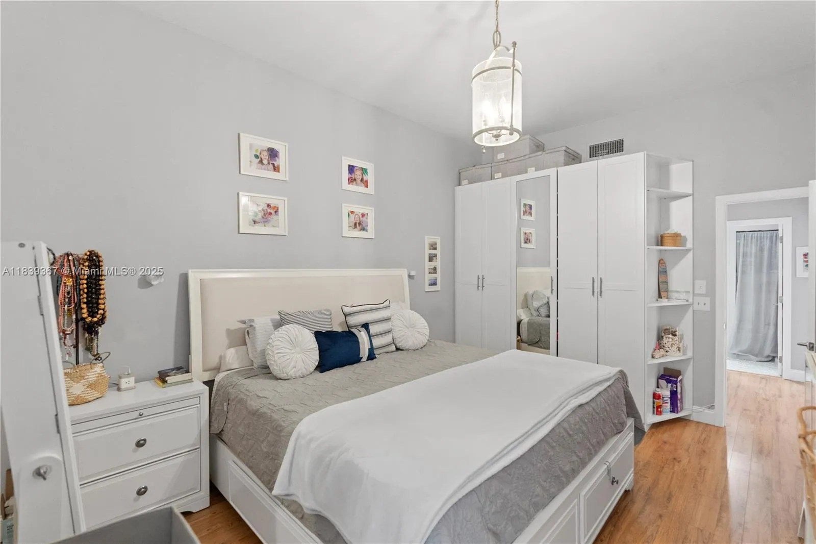 Aventura, Florida 33180, United States, 3 Bedrooms Bedrooms, ,3 BathroomsBathrooms,Residential,Active,171436