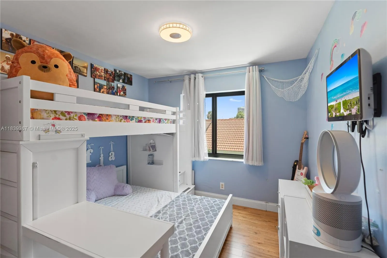 Aventura, Florida 33180, United States, 3 Bedrooms Bedrooms, ,3 BathroomsBathrooms,Residential,Active,171436