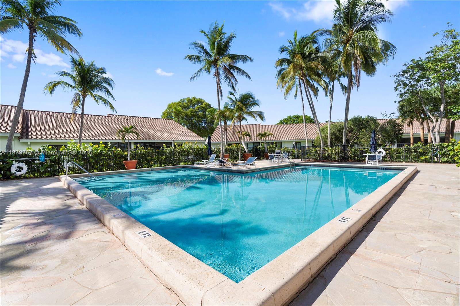 COSTAIN VILLAS HARBOR VIL - Residential