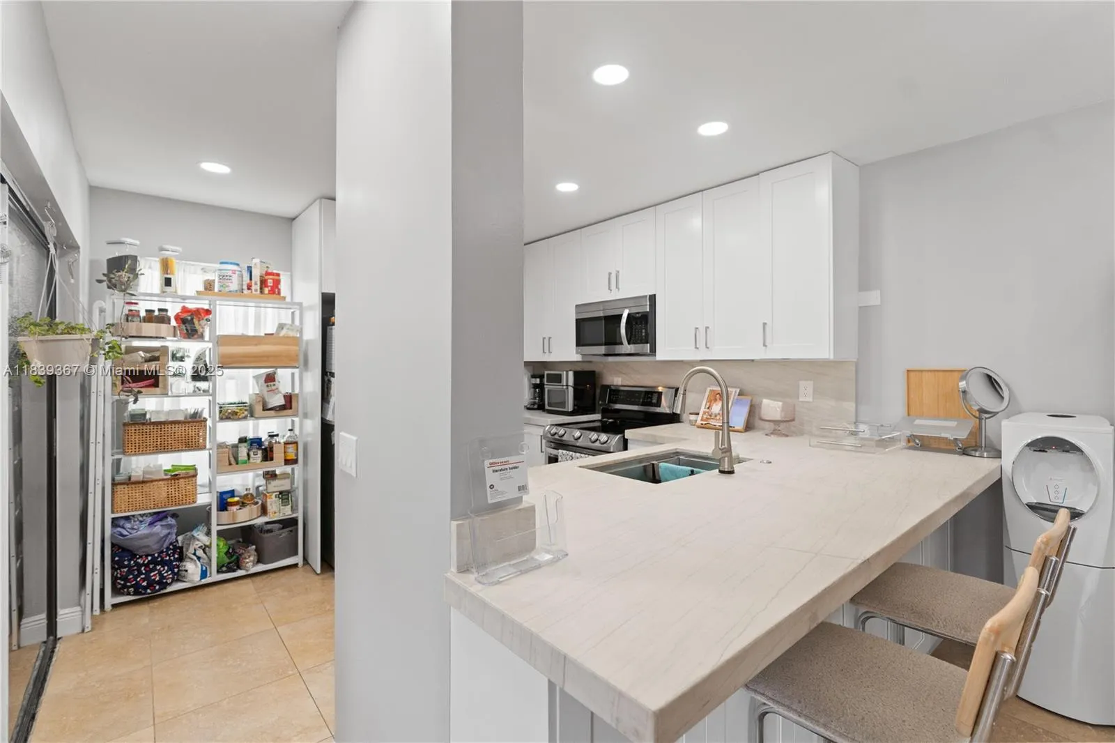 Aventura, Florida 33180, United States, 3 Bedrooms Bedrooms, ,3 BathroomsBathrooms,Residential,Active,171436