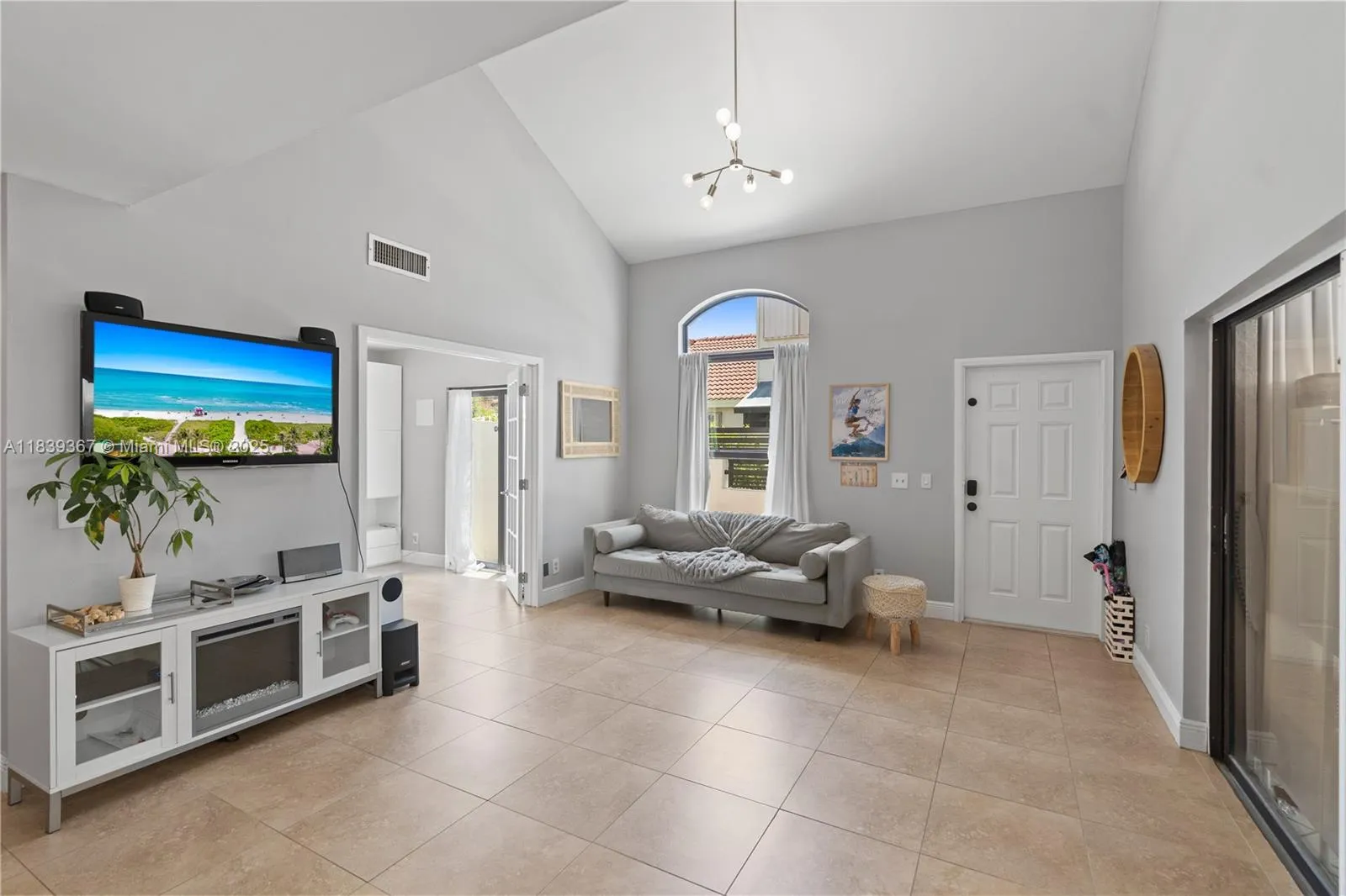 Aventura, Florida 33180, United States, 3 Bedrooms Bedrooms, ,3 BathroomsBathrooms,Residential,Active,171436