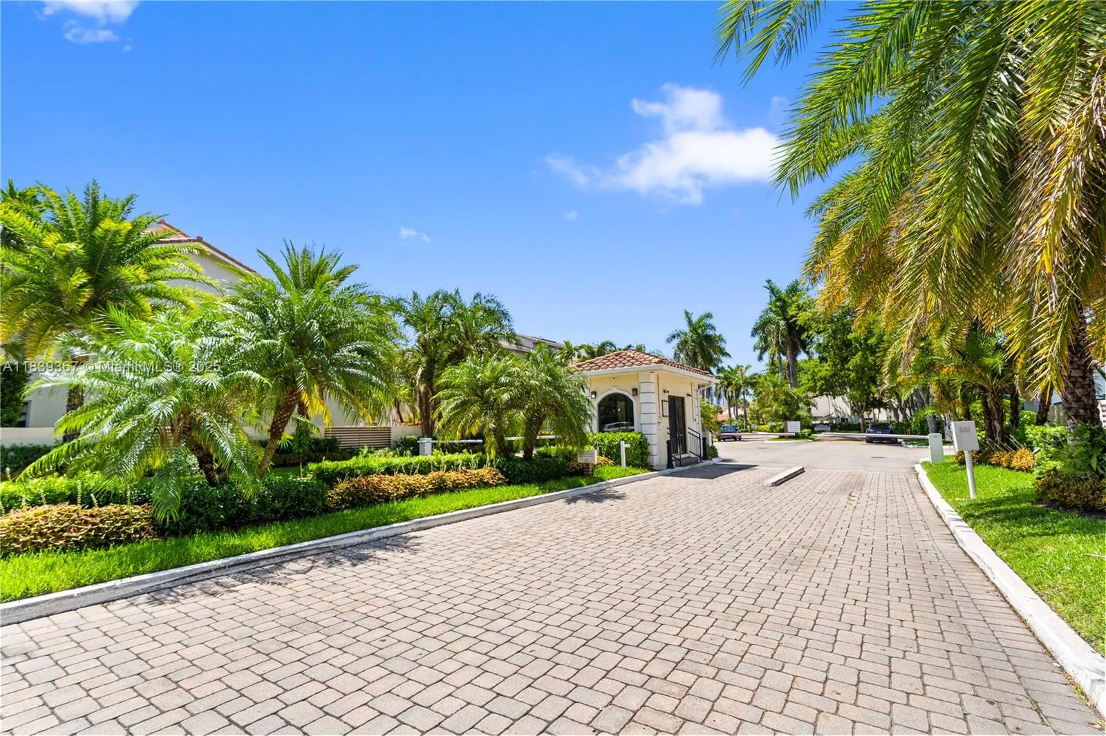 Aventura, Florida 33180, United States, 3 Bedrooms Bedrooms, ,3 BathroomsBathrooms,Residential,Active,171436