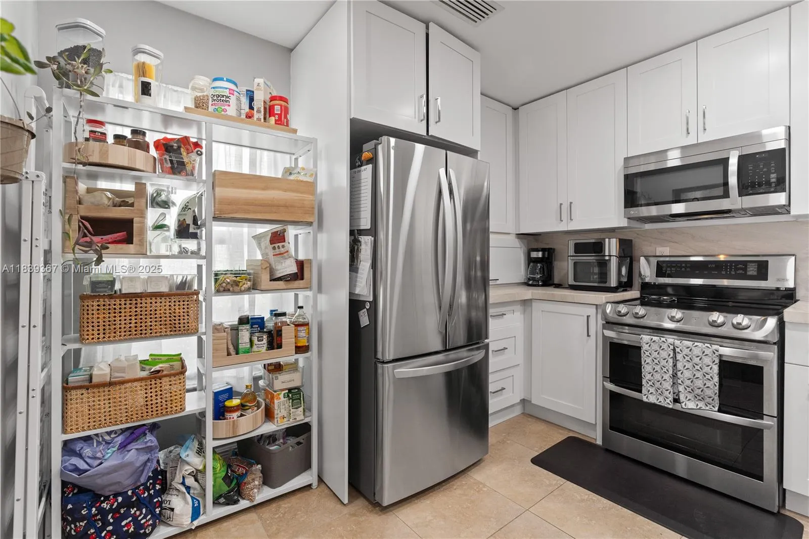 Aventura, Florida 33180, United States, 3 Bedrooms Bedrooms, ,3 BathroomsBathrooms,Residential,Active,171436