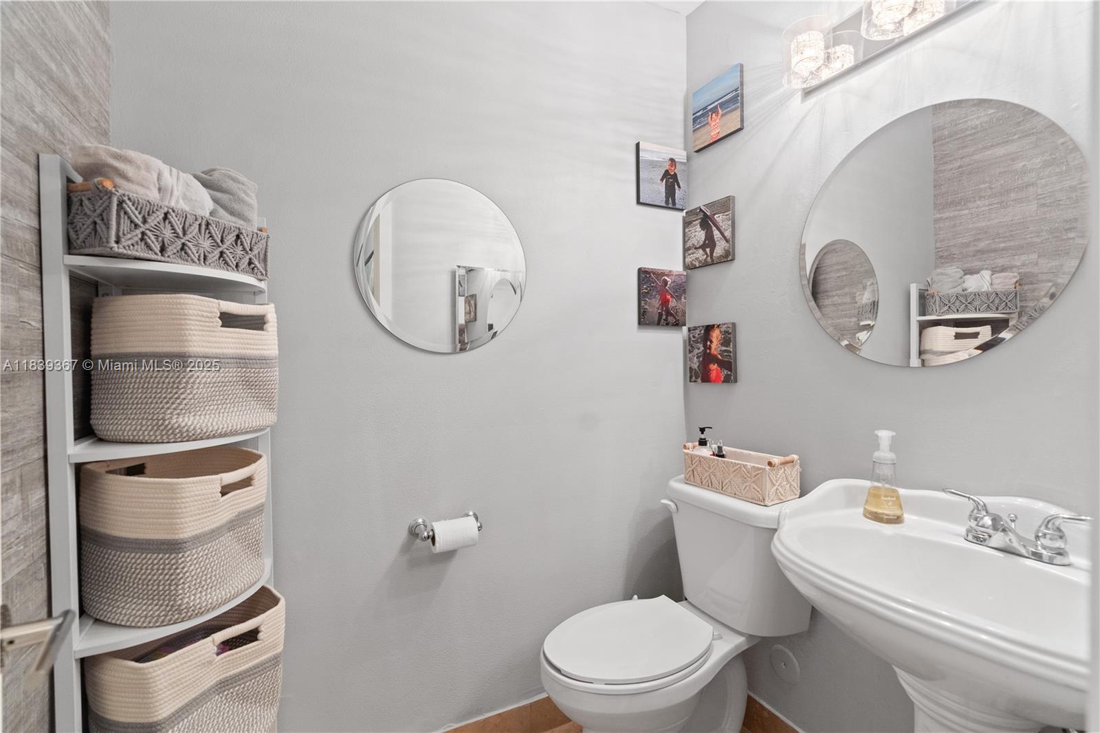 COSTAIN VILLAS HARBOR VIL - Residential