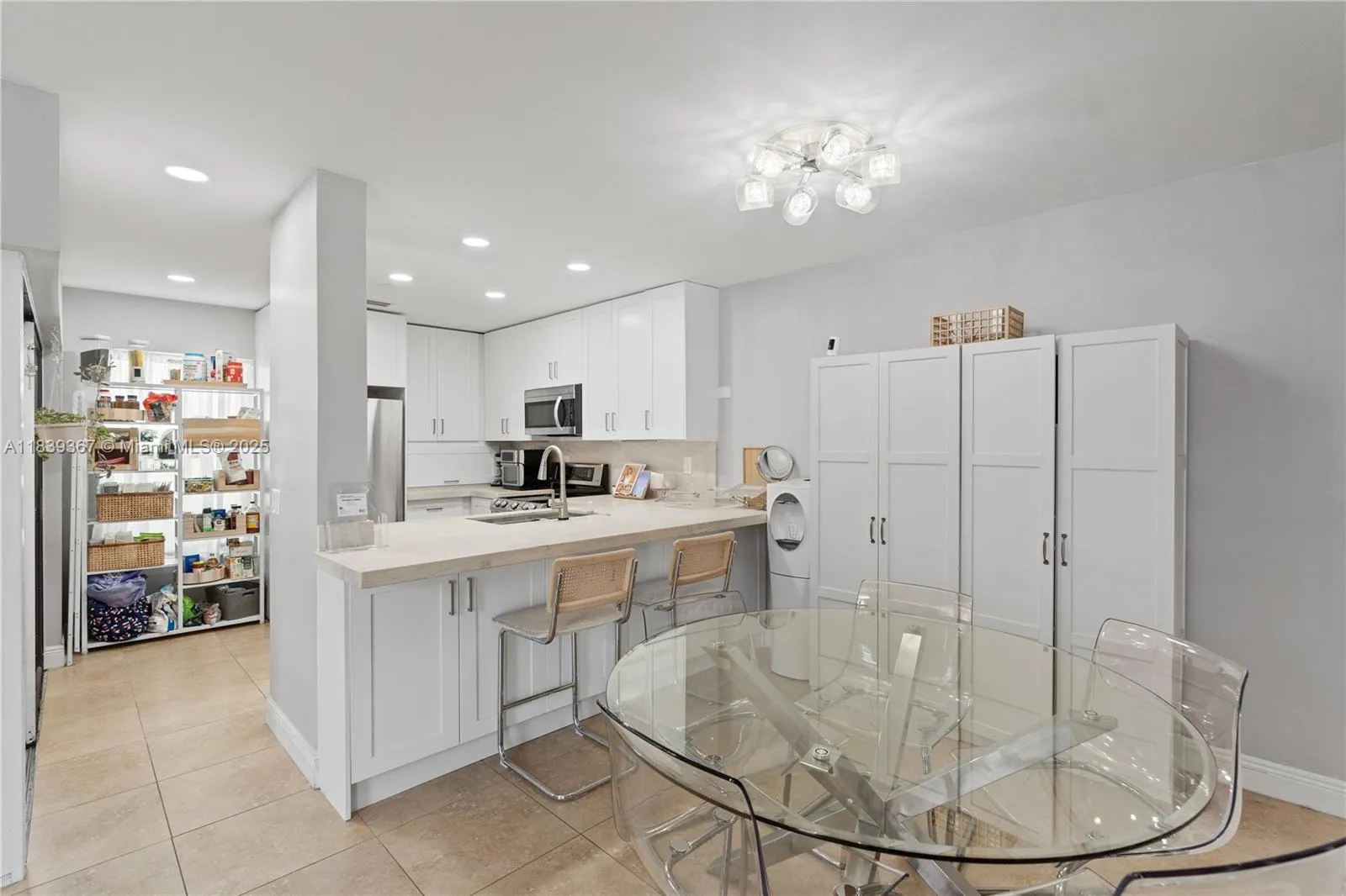 Aventura, Florida 33180, United States, 3 Bedrooms Bedrooms, ,3 BathroomsBathrooms,Residential,Active,171436