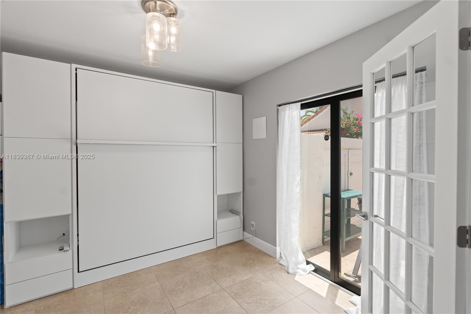 COSTAIN VILLAS HARBOR VIL - Residential