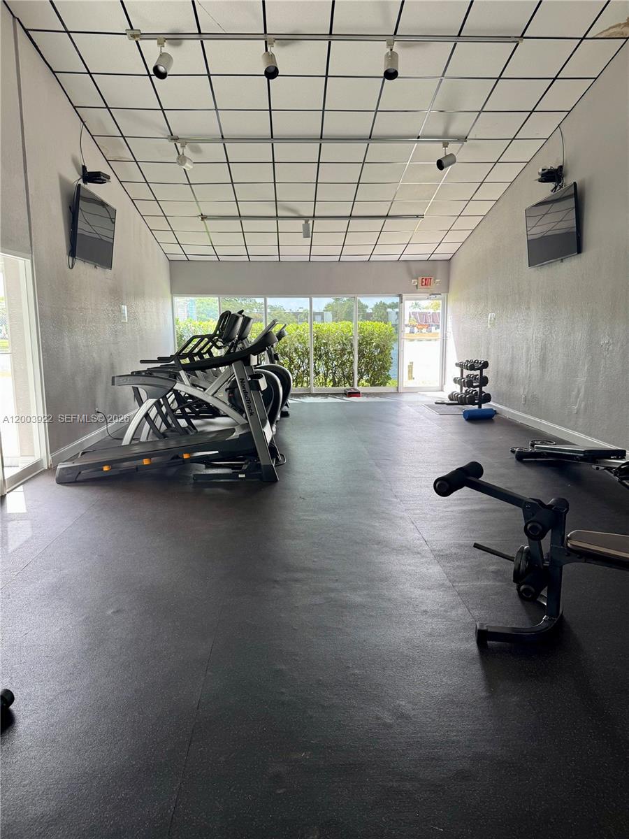 WESTVIEW CONDOMINIUM 4 - Residential