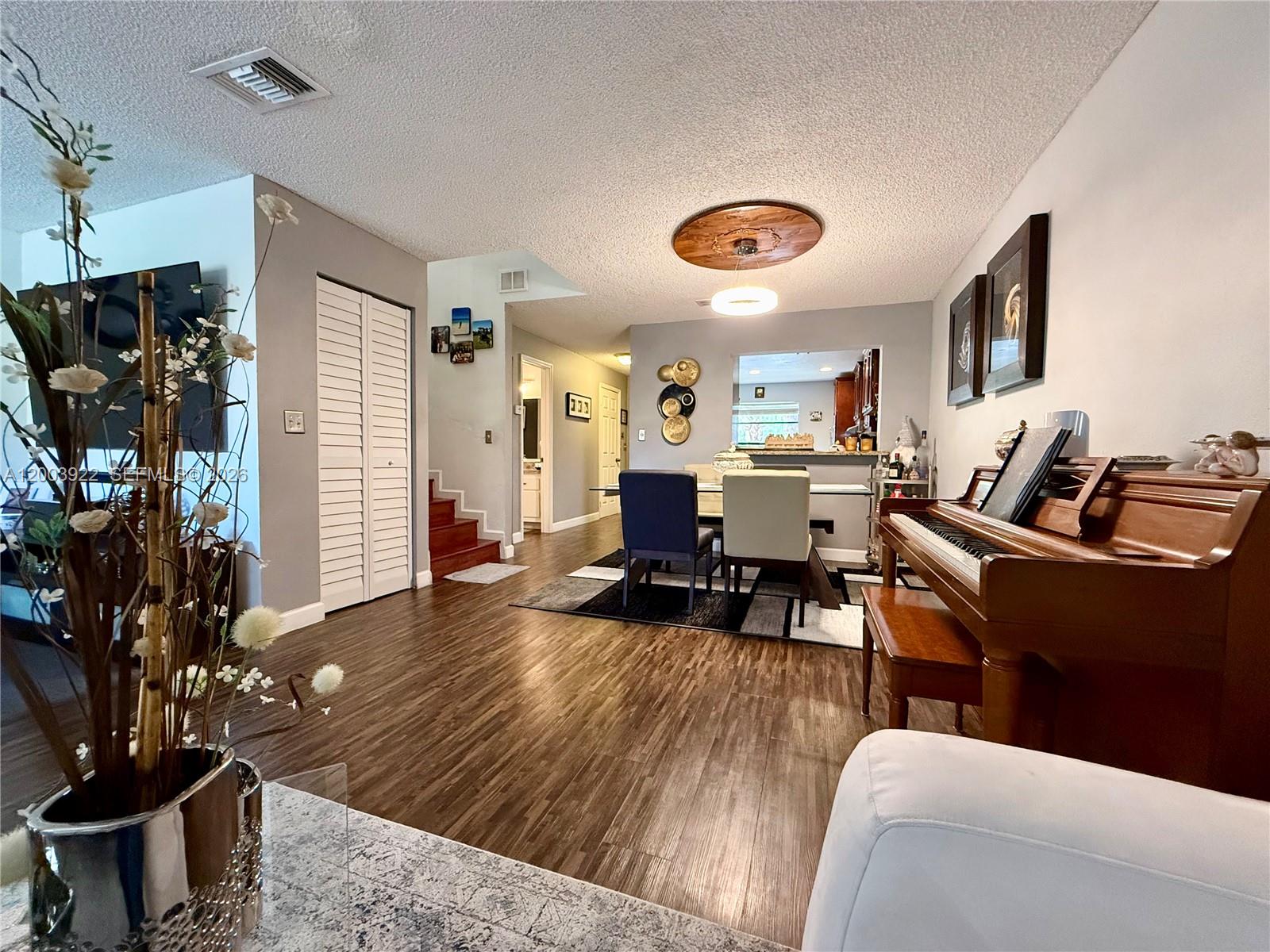 WESTVIEW CONDOMINIUM 4 - Residential