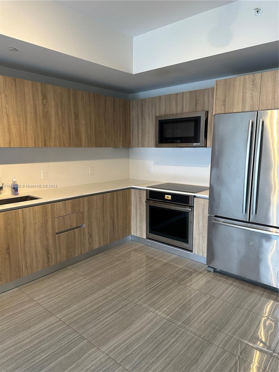 AVENTURA PARKSQUARE RESID - Residential Lease