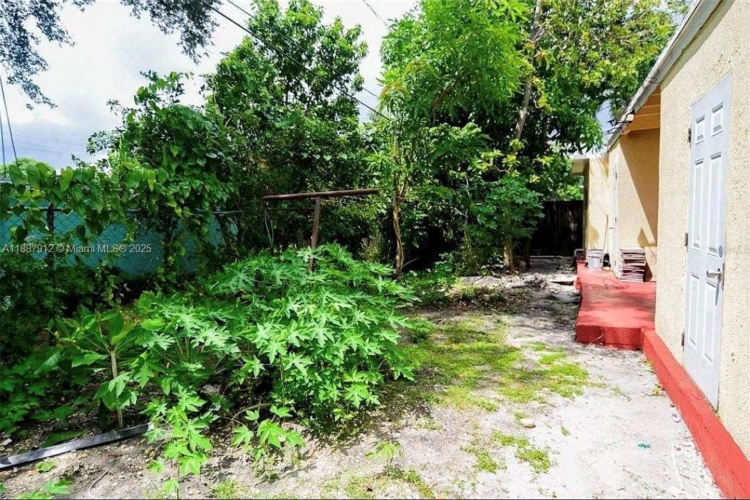 W MIAMI SHORES SEC B - Residential