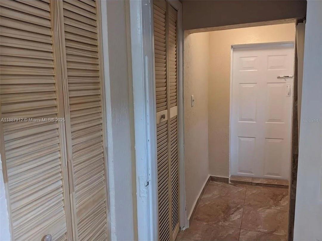 W MIAMI SHORES SEC B - Residential