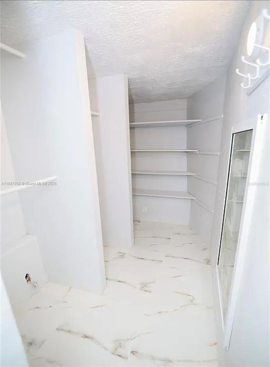 W MIAMI SHORES SEC B - Residential