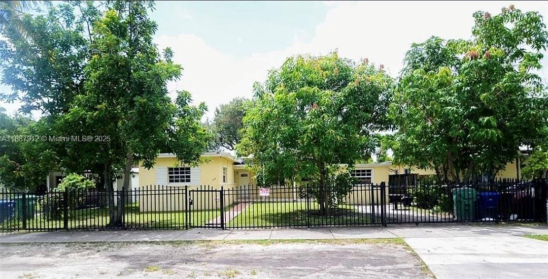 W MIAMI SHORES SEC B - Residential