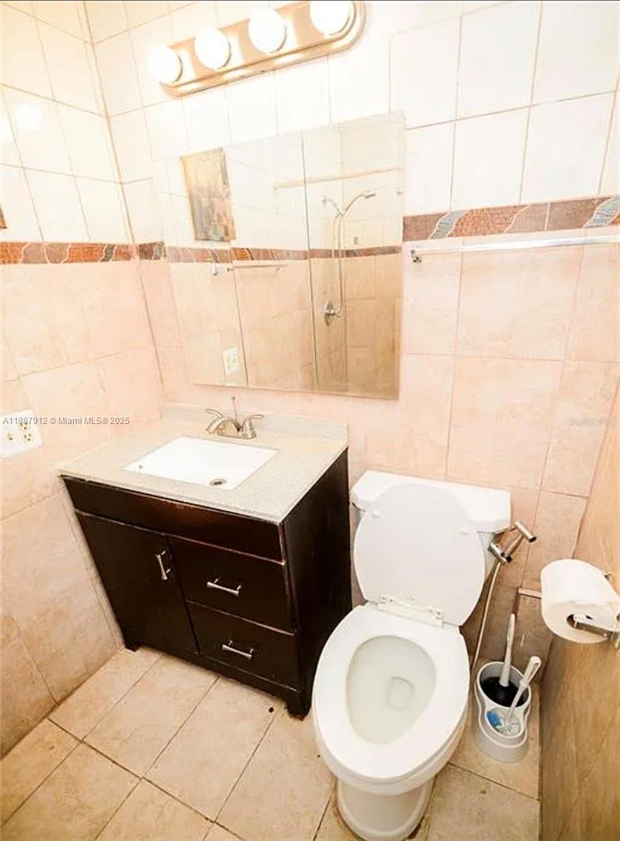 W MIAMI SHORES SEC B - Residential