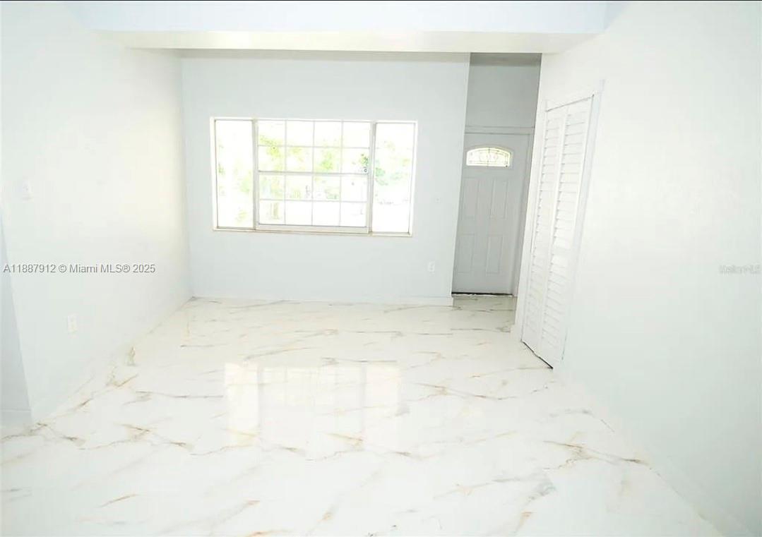 W MIAMI SHORES SEC B - Residential