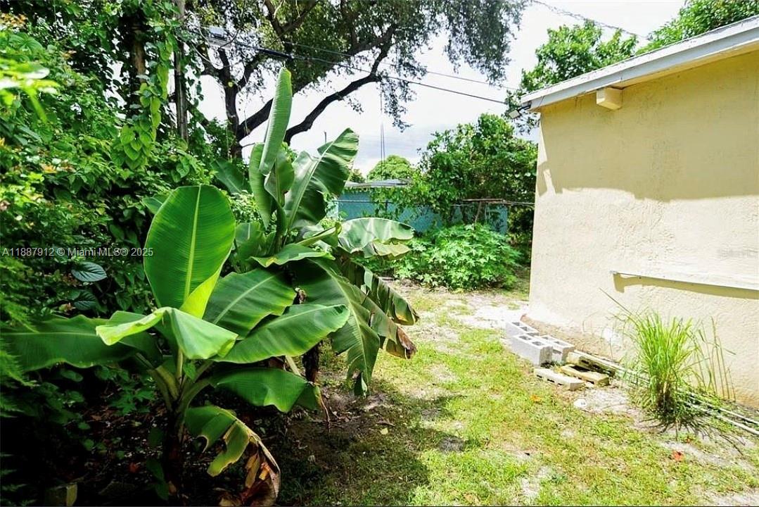 W MIAMI SHORES SEC B - Residential