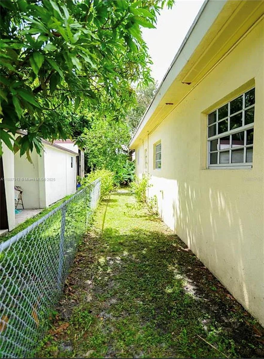 W MIAMI SHORES SEC B - Residential