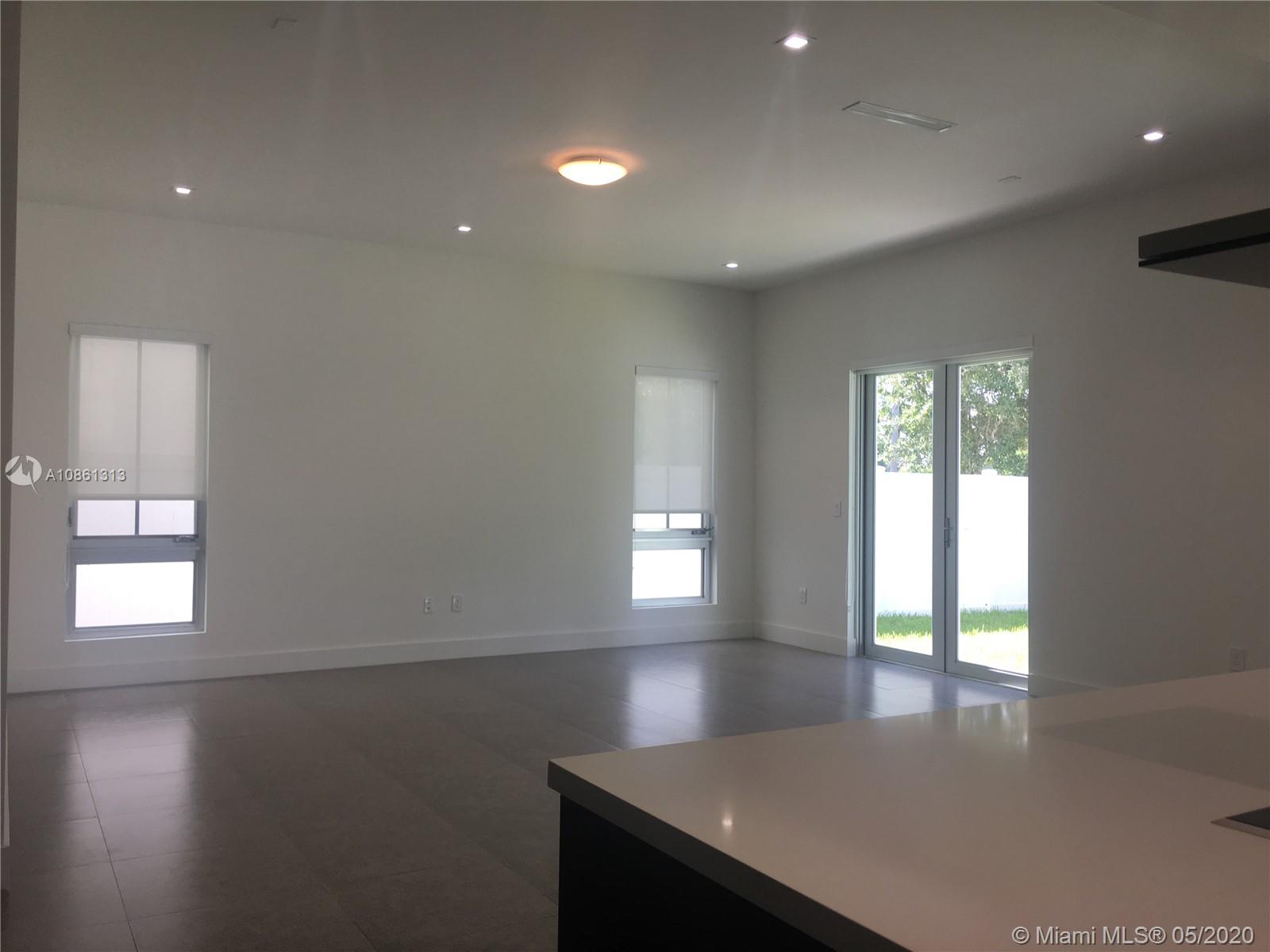 OASIS PARK SQUARE AT DORA - Residential Lease