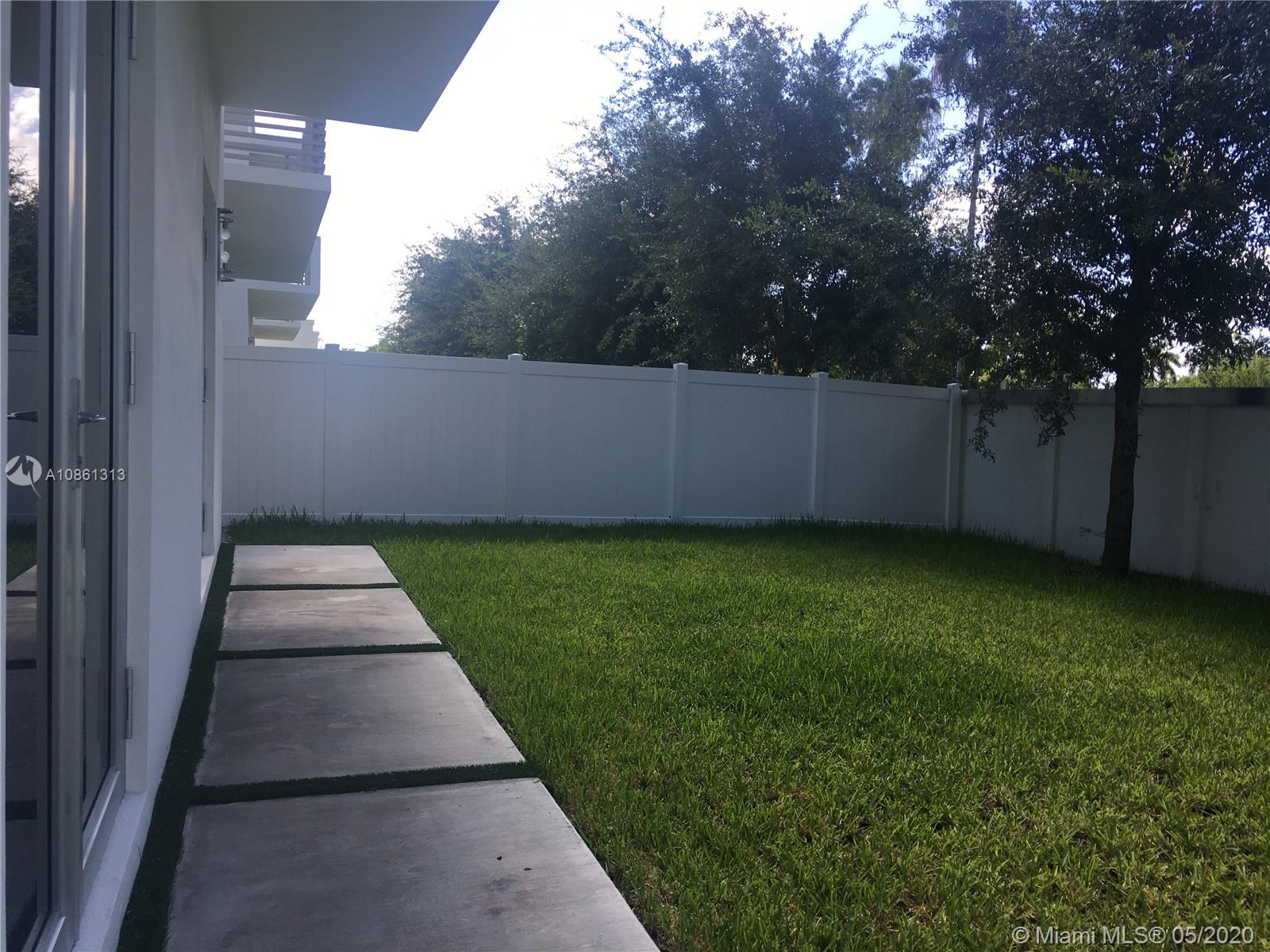 OASIS PARK SQUARE AT DORA - Residential Lease