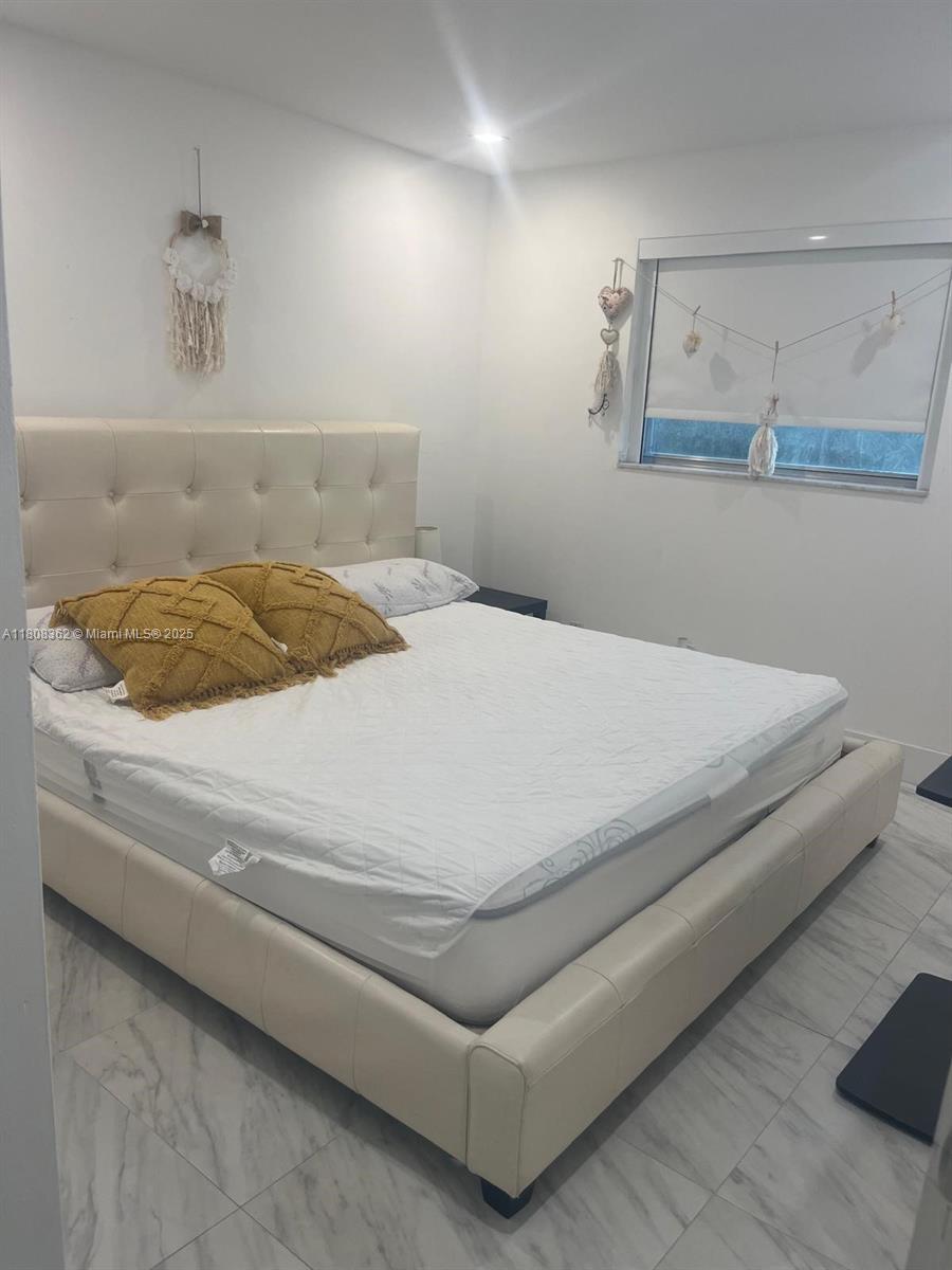 WARRENTON HOUSE CONDO - Residential