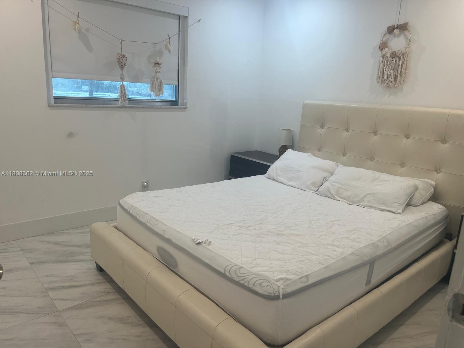 WARRENTON HOUSE CONDO - Residential