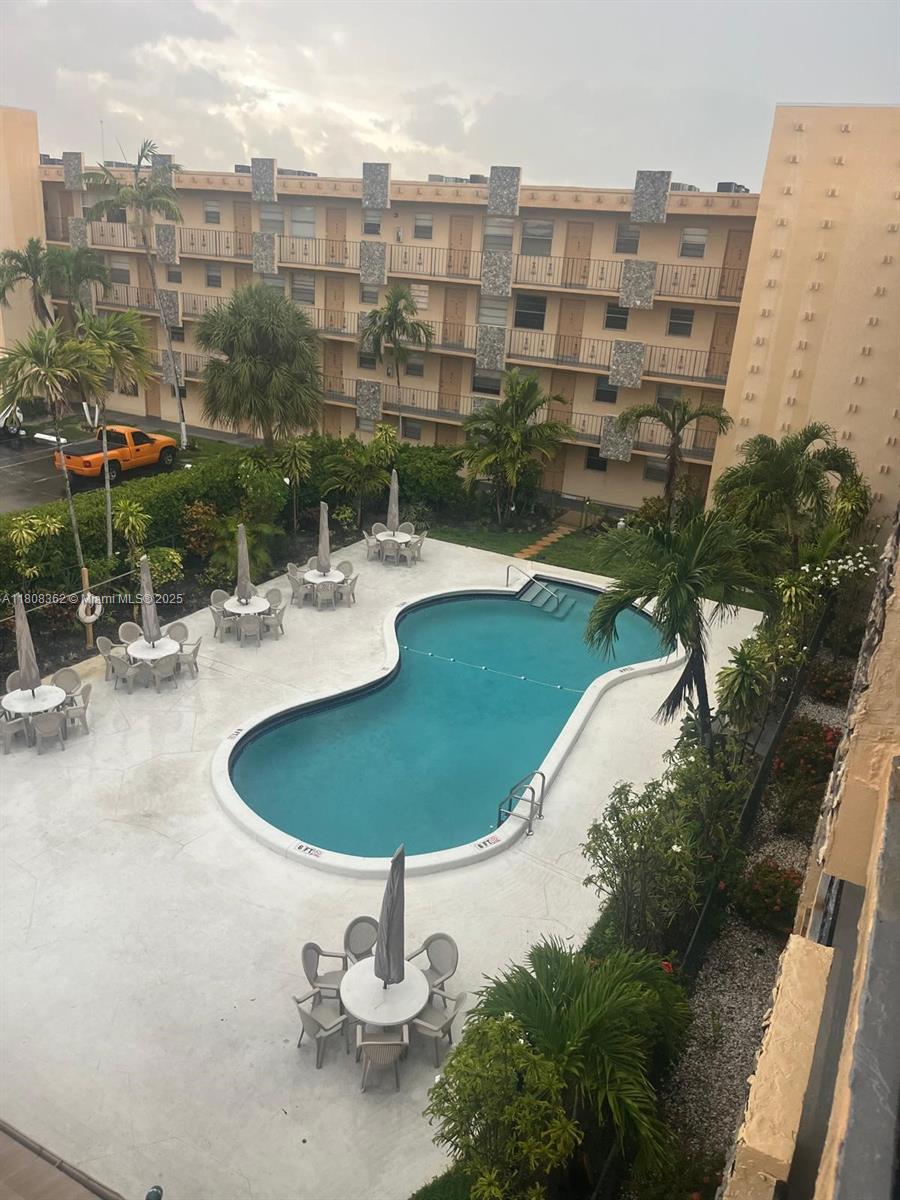 WARRENTON HOUSE CONDO - Residential