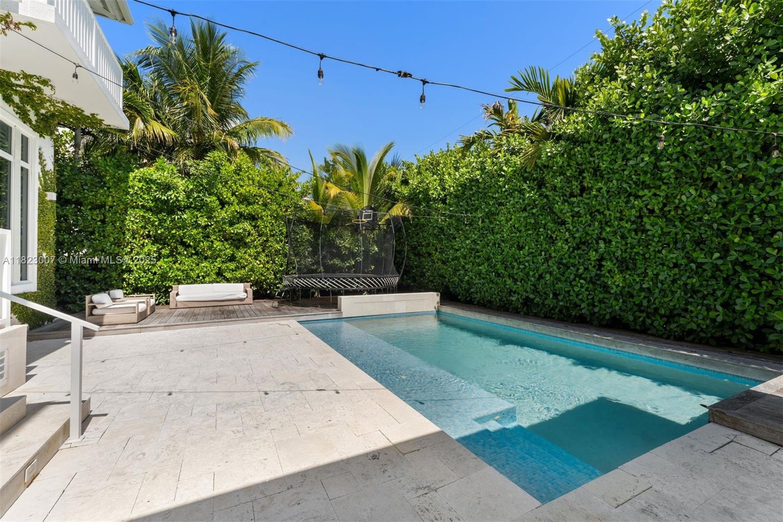 TROPICAL ISLE HOMES SUB 4 - Residential